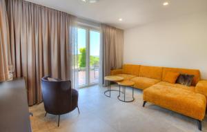 Stunning Apartment In Rogasovci 