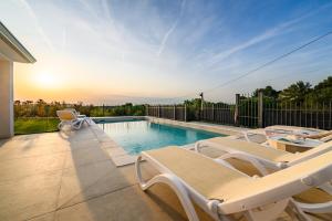 Luxury Villa Sofia with Pool and Garage In Poreč, Istria