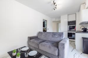 LB Vacation Rentals I A Quiet Place with Terrace in the Heart of Cannes