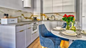 Rezydencja Niechorze D207 Classik z z Basenem, Sauną, Jacuzzi, przy samej PLAŻY - 5D Apartments