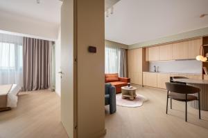 North by Urbanesq Cortina M