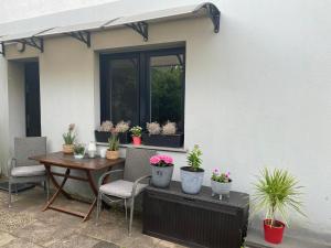 Schöne Ferienwohnung mit Terrasse, nur 2 Minuten zur Autobahn