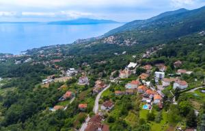 Apartment Dasa with pool by Villas Guide