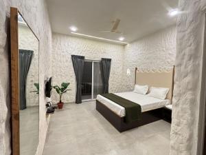 Breeze Resort Panhala,Waghbil