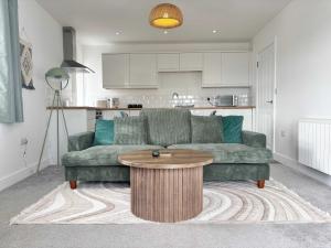 Stylish Penzance Apartment 2 Beds & Balcony