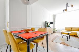 Stylish 2BD with Balcony & Desk near Vitosha Blvd by Flat Mаnager