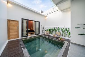 Kutesa Villa - Pool Lovers Rejoice! Brand New Villa with Dreamy Swim Spot - 4hvězdičkové hotely ve městě Kerobokan