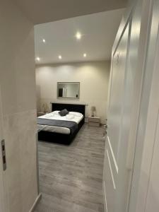 King Room room in RHS Rienzo Suites