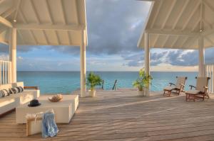 Diamonds Athuruga Maldives Resort & Spa