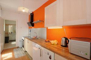 HOLIDAYs HOUSE