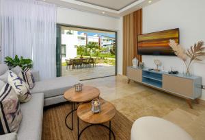 Amare Penthouse, great beachfront complex