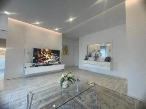 Durres Currila Modern Luxury STUNNING Beach Views