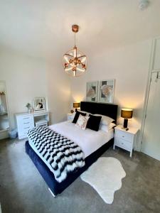 The Roxy Retreat 3 Bed in Aberdare