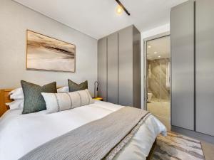 Braemar One - The Blom Collection