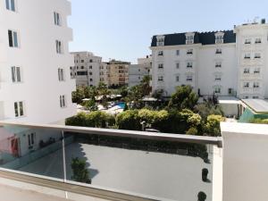 SeaBreeze Apartments