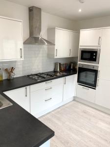 The Roxy Retreat 3 Bed in Aberdare