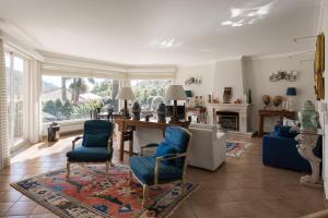 Villa in Sesimbra Pool Tennis Breakfast