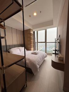 Gold Coast Apartement 2BR By Senyaman Living