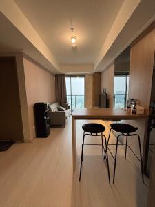 Gold Coast Apartement 2BR By Senyaman Living