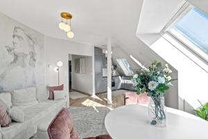 Modern City-View Stay in the Heart of Vienna