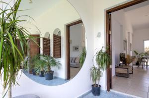 Coral Bay Avenue Villa by Vichy Holidays