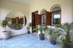 Coral Bay Avenue Villa by Vichy Holidays
