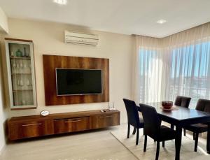 Sineva apartment - perfect location and amazing view