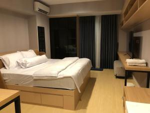 West Vista Apartment by Senyaman Living