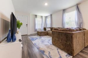 Sun & Serenity St Aug Charm Awaits