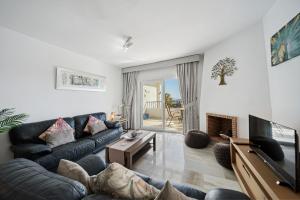 F08 Colinas de Calahonda