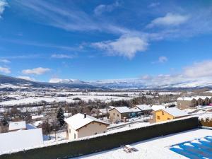 Vistas excepcionales, jardín con piscina, muy acogedor