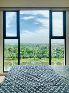 2 phòng ngủ Solari nhìn công viên liền kề Vincom Mega Mall