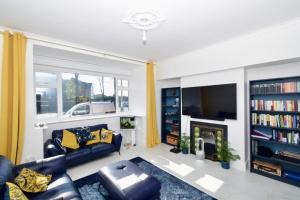 Stylish 5BR House 3BATH Sleeps 9 - 4hvězdičkové hotely ve městě Leicester