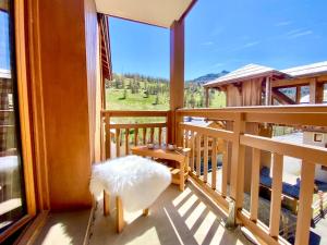 VARS aux pieds des pistes Appartement T2 4 personnes Résidence Le Hameau des Rennes 4 étoiles avec piscine et parking privés