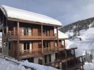 Appartements VARS aux pieds des pistes Appartement T2 4 personnes Residence 4 etoiles avec piscine et parking prives : photos des chambres