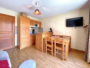 Appartements VARS aux pieds des pistes Appartement T2 4 personnes Residence 4 etoiles avec piscine et parking prives : photos des chambres