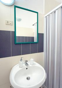 Stanze sul Mare B&B and Apartment