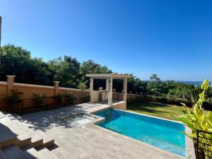 The Indianna Luxury Pool & Spa