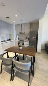 Modern Apt near F1 & Etihad 1bd