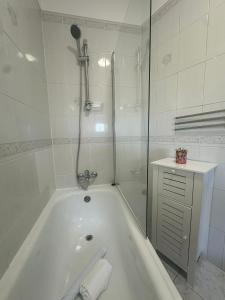 T1 Moderno na Praia da Rocha com piscina