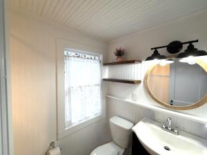 Cottage 7 - Stand Alone Queen Bed Child Loft w Twin Private Bath Kitchenette Pets Allowed Fee applies