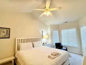 Gorgeous top floor 3BR condo at Magnolia Pointe
