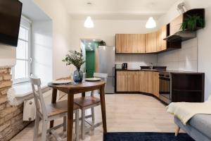 Homey apartment central