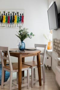 Homey apartment central