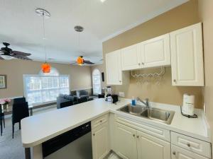 Best Location 1BD condo in the center of MB pool