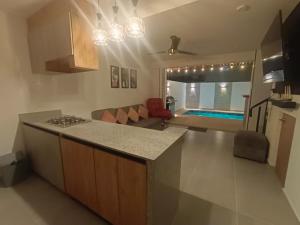 Espectacular casa, piscina privada- Ricaurte