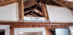 Cottage 7 - Stand Alone Queen Bed Child Loft w Twin Private Bath Kitchenette Pets Allowed Fee applies