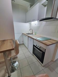 Appartements Appartement Climatise avec Terrasse : photos des chambres
