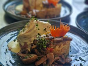 Pensiunea Casa Dimitrios-Baile Herculane -Casă Boemă cu vedere la munte apă atmosferă intimă