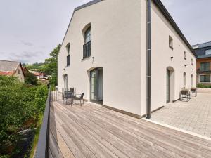 Apartment Luxury Home with large terrace & Netflix by Interhome